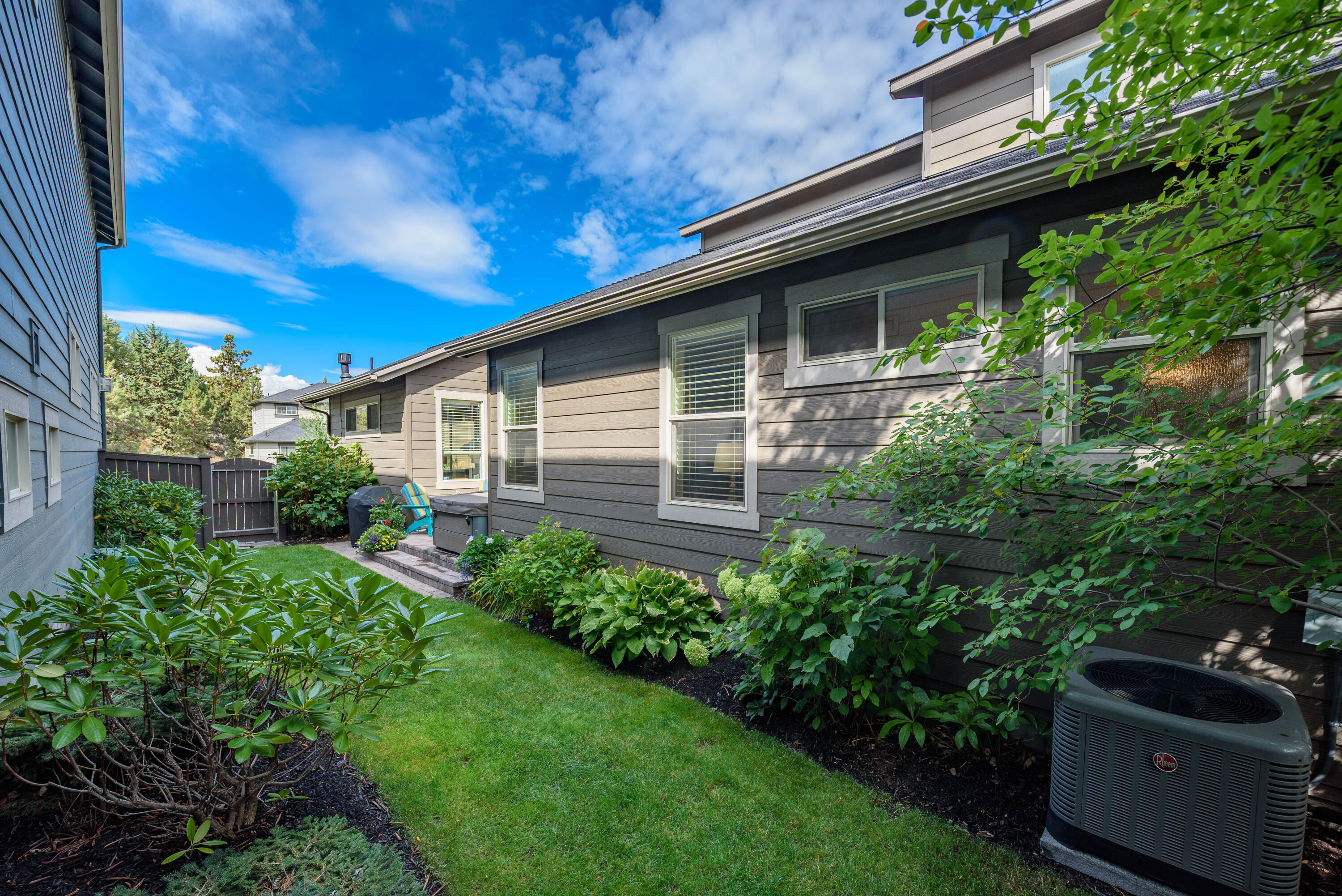 Lava Ridges - Residential