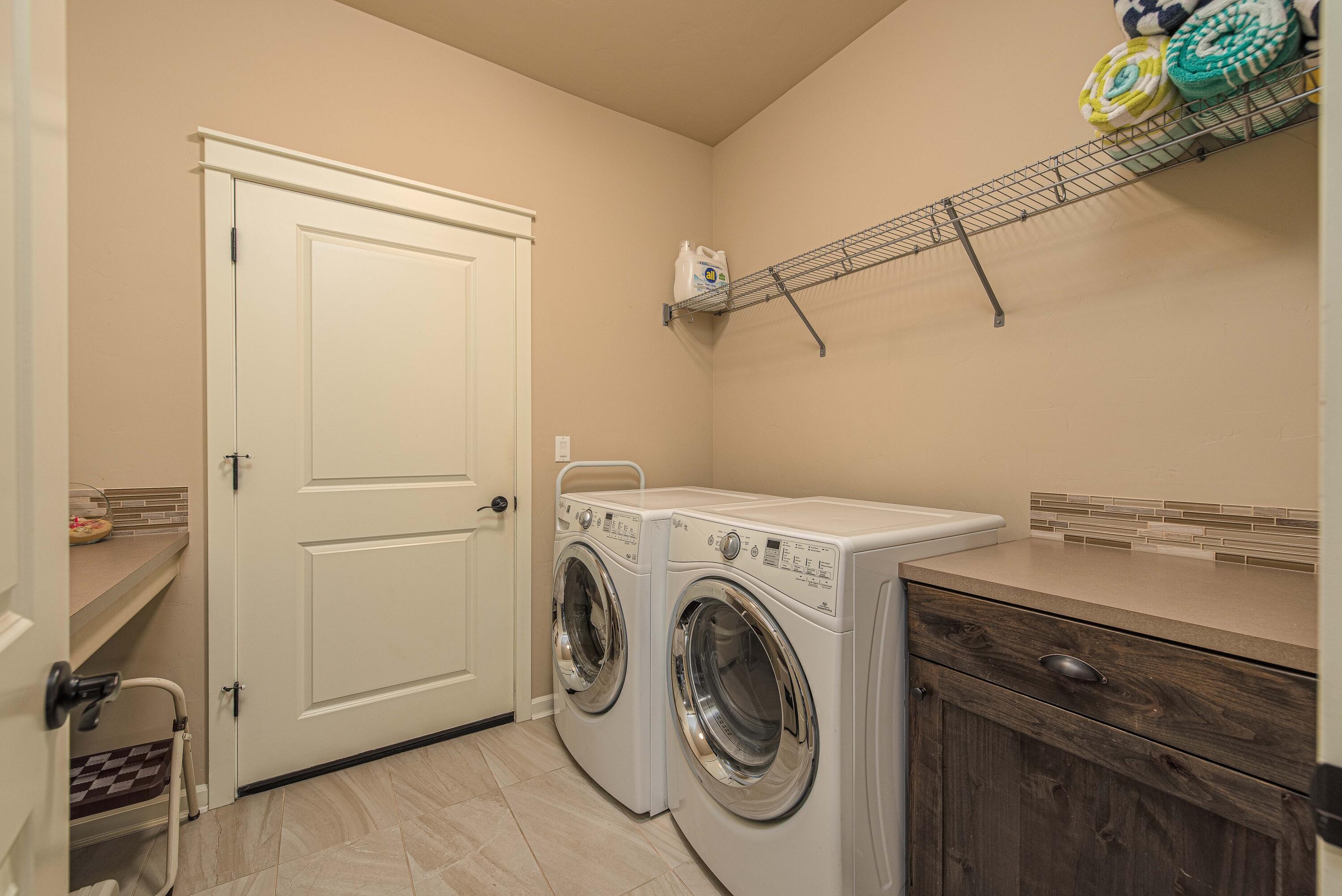 Lava Ridges - Residential