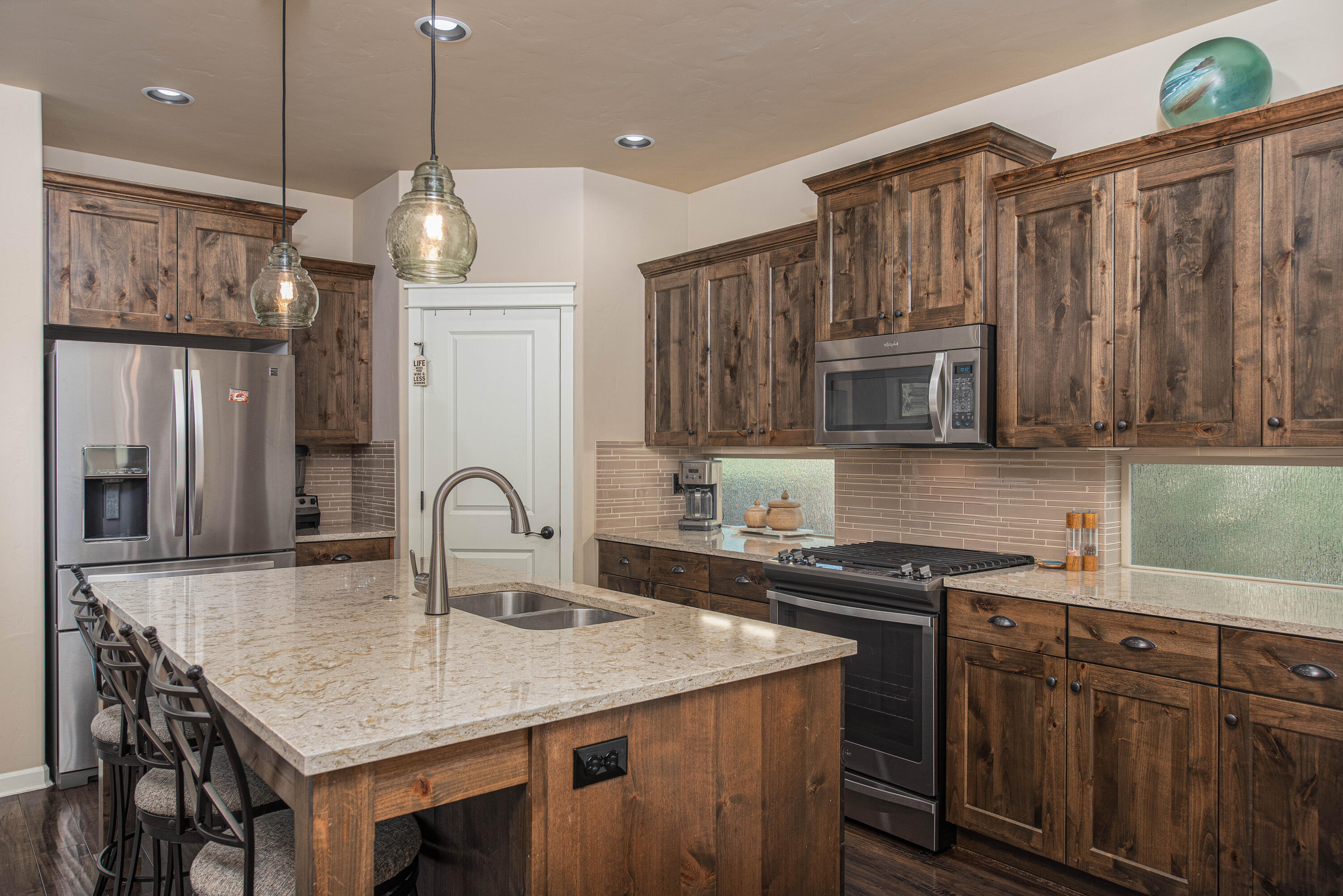 Lava Ridges - Residential