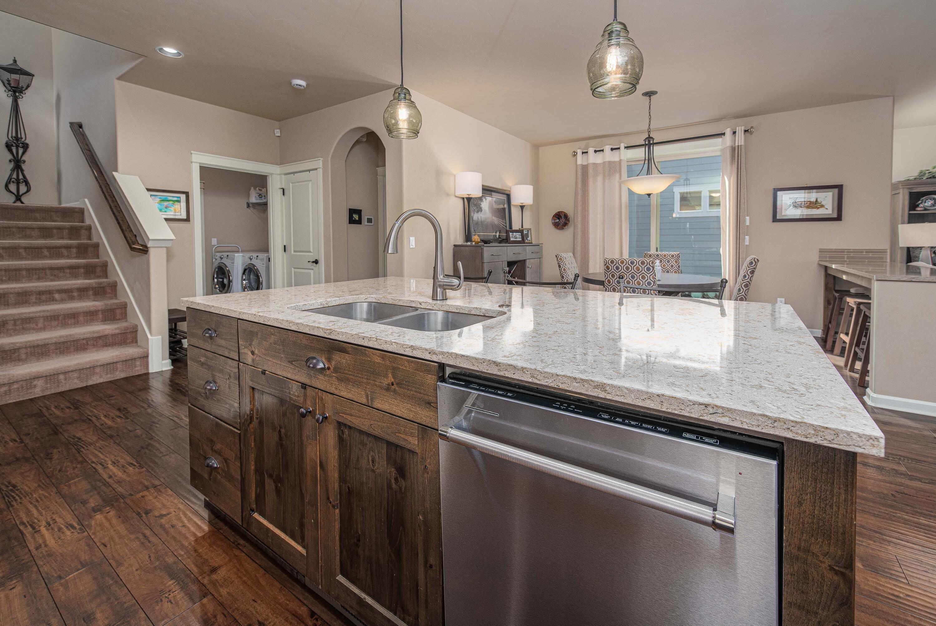 Lava Ridges - Residential