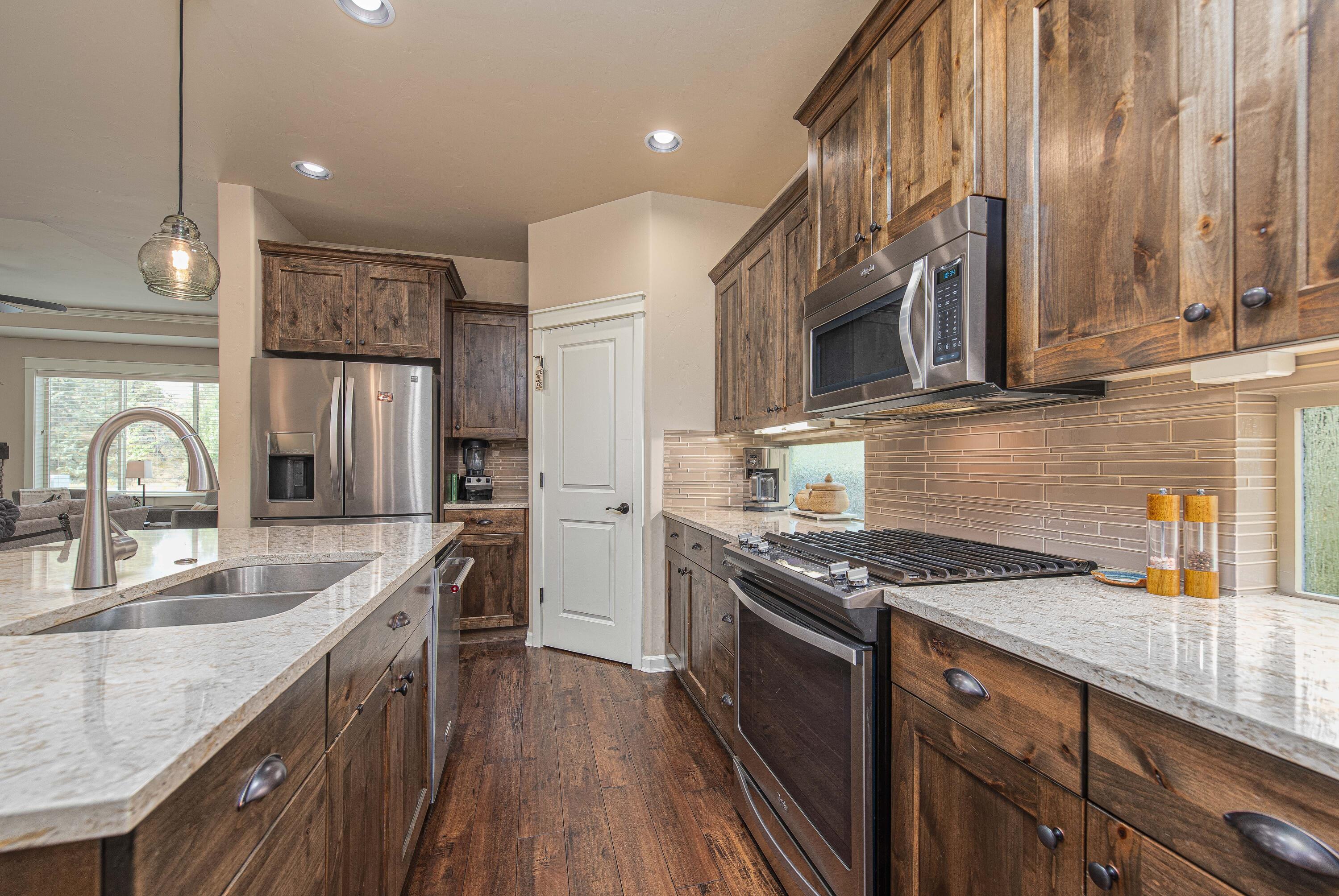 Lava Ridges - Residential