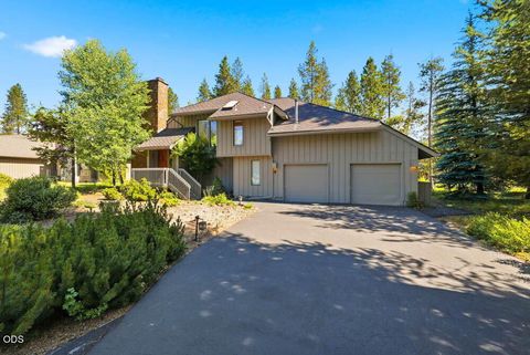 Photo of 57715 Poplar Loop, Sunriver, OR 97707 (MLS # 220224552)