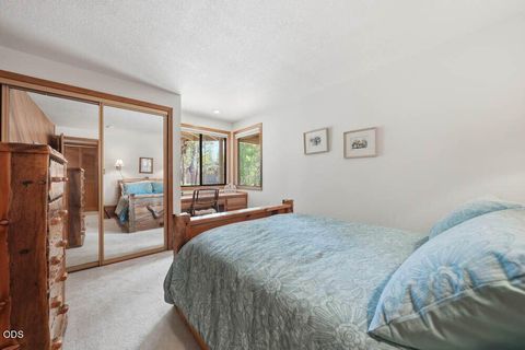 Tiny photo for 57715 Poplar Loop, Sunriver, OR 97707 (MLS # 220224552)