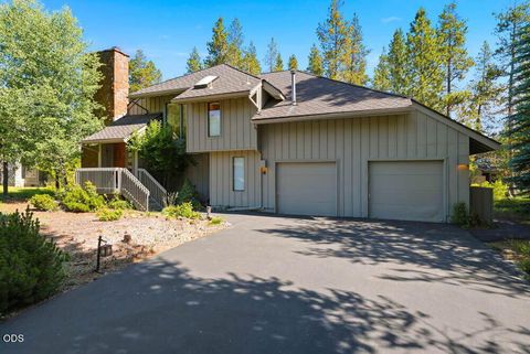 Tiny photo for 57715 Poplar Loop, Sunriver, OR 97707 (MLS # 220224552)