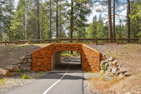 Tiny photo for 57715 Poplar Loop, Sunriver, OR 97707 (MLS # 220224552)