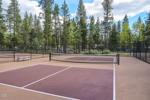Tiny photo for 57715 Poplar Loop, Sunriver, OR 97707 (MLS # 220224552)
