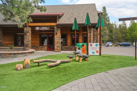 Tiny photo for 57715 Poplar Loop, Sunriver, OR 97707 (MLS # 220224552)