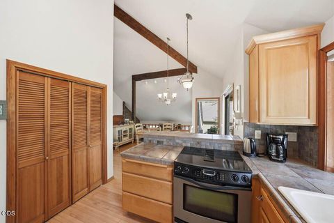 Tiny photo for 57715 Poplar Loop, Sunriver, OR 97707 (MLS # 220224552)