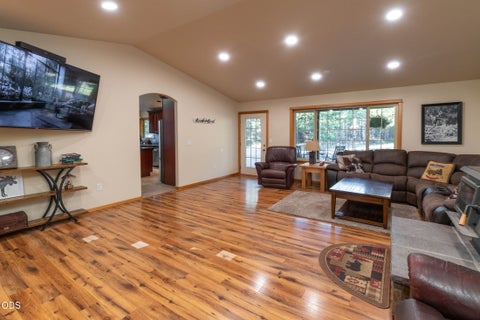 Tiny photo for 15533 Emerald Drive, La Pine, OR 97739 (MLS # 220225002)
