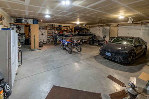 Tiny photo for 15533 Emerald Drive, La Pine, OR 97739 (MLS # 220225002)