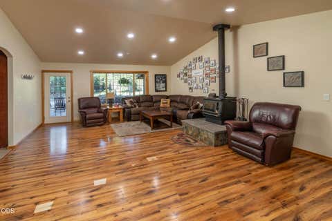 Tiny photo for 15533 Emerald Drive, La Pine, OR 97739 (MLS # 220225002)