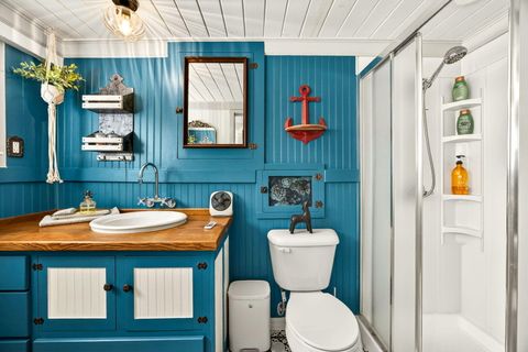 Tiny photo for 645 E California Street, Jacksonville, OR 97530 (MLS # 220217086)