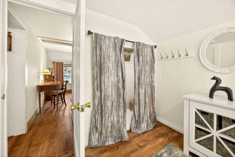 Tiny photo for 645 E California Street, Jacksonville, OR 97530 (MLS # 220217086)