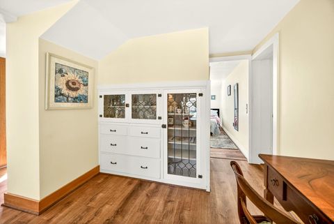 Tiny photo for 645 E California Street, Jacksonville, OR 97530 (MLS # 220217086)