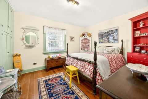 Tiny photo for 645 E California Street, Jacksonville, OR 97530 (MLS # 220217086)