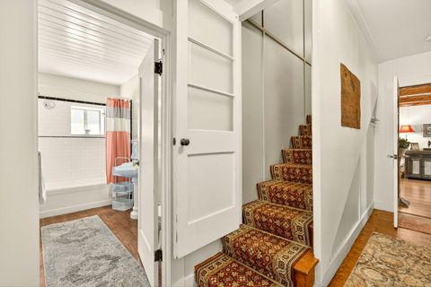 Tiny photo for 645 E California Street, Jacksonville, OR 97530 (MLS # 220217086)