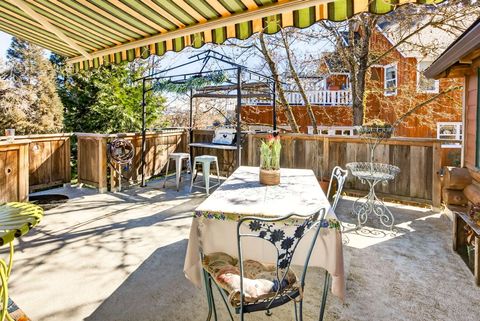 Tiny photo for 645 E California Street, Jacksonville, OR 97530 (MLS # 220217086)