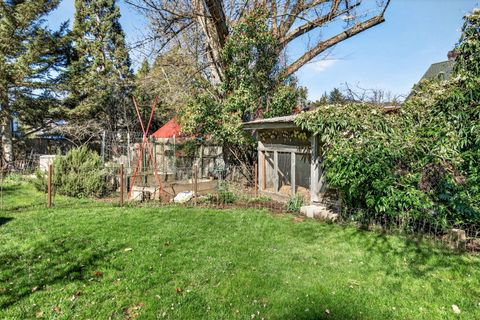Tiny photo for 645 E California Street, Jacksonville, OR 97530 (MLS # 220217086)