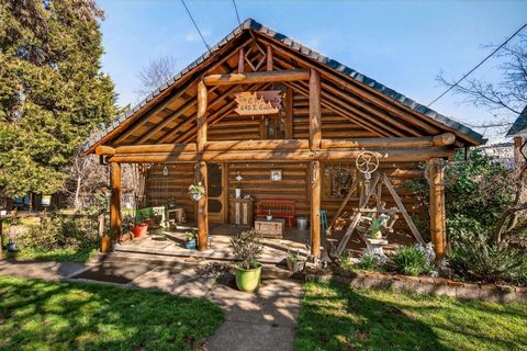 Tiny photo for 645 E California Street, Jacksonville, OR 97530 (MLS # 220217086)