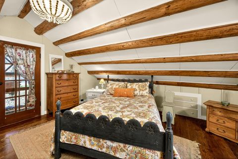 Tiny photo for 645 E California Street, Jacksonville, OR 97530 (MLS # 220217086)