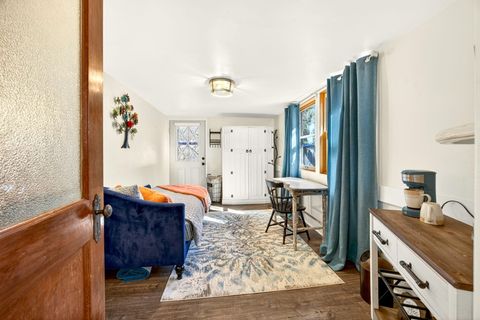 Tiny photo for 645 E California Street, Jacksonville, OR 97530 (MLS # 220217086)