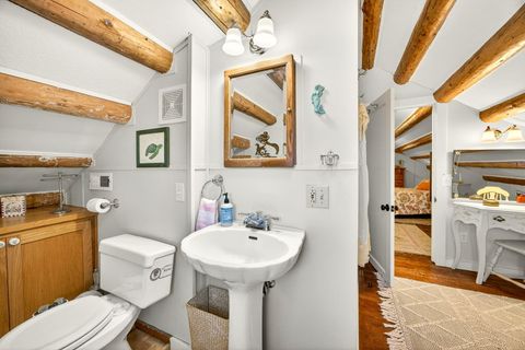 Tiny photo for 645 E California Street, Jacksonville, OR 97530 (MLS # 220217086)