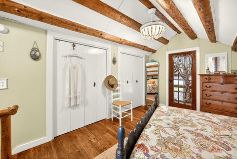 Tiny photo for 645 E California Street, Jacksonville, OR 97530 (MLS # 220217086)