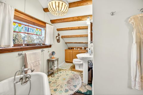 Tiny photo for 645 E California Street, Jacksonville, OR 97530 (MLS # 220217086)