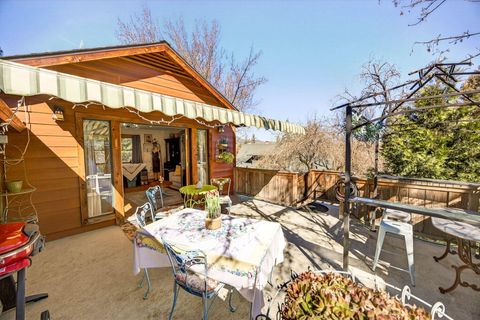 Tiny photo for 645 E California Street, Jacksonville, OR 97530 (MLS # 220217086)