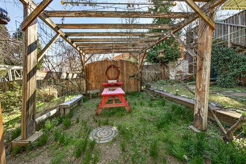 Tiny photo for 645 E California Street, Jacksonville, OR 97530 (MLS # 220217086)