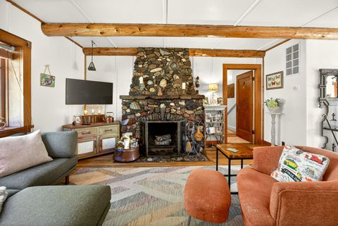 Tiny photo for 645 E California Street, Jacksonville, OR 97530 (MLS # 220217086)