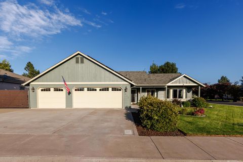 3820 SW Gene Sarazan Drive Redmond OR 97756