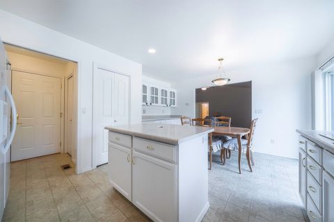 Tiny photo for 1006 Parkdale Avenue, Medford, OR 97501 (MLS # 220219740)