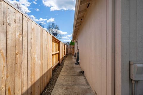 Tiny photo for 1006 Parkdale Avenue, Medford, OR 97501 (MLS # 220219740)