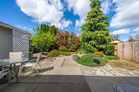 Tiny photo for 1006 Parkdale Avenue, Medford, OR 97501 (MLS # 220219740)