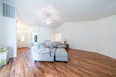 Tiny photo for 1006 Parkdale Avenue, Medford, OR 97501 (MLS # 220219740)