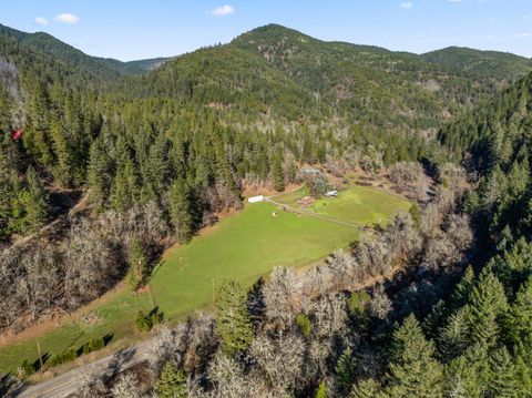Tiny photo for 18781 E Evans Creek Road, Rogue River, OR 97537 (MLS # 220214903)