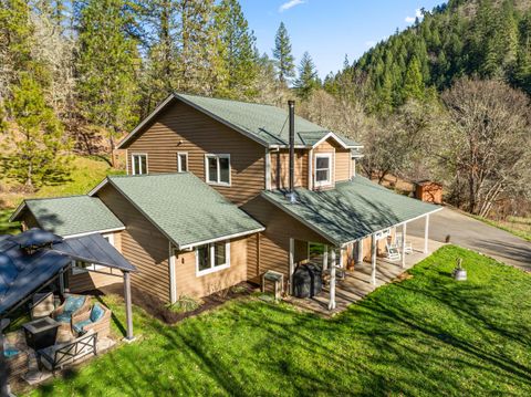 Tiny photo for 18781 E Evans Creek Road, Rogue River, OR 97537 (MLS # 220214903)