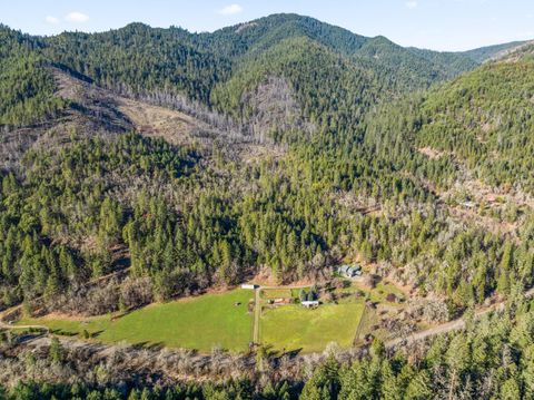 Tiny photo for 18781 E Evans Creek Road, Rogue River, OR 97537 (MLS # 220214903)
