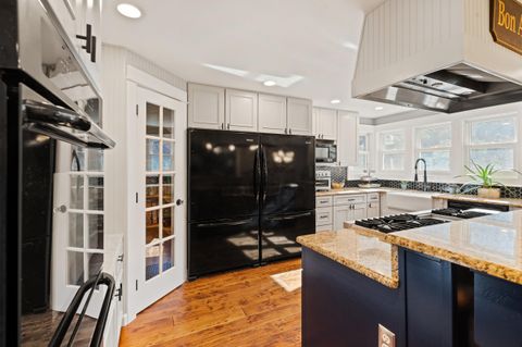 Tiny photo for 18781 E Evans Creek Road, Rogue River, OR 97537 (MLS # 220214903)