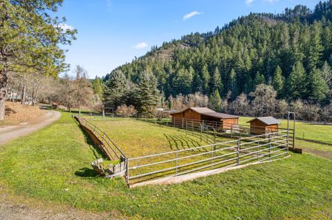 Tiny photo for 18781 E Evans Creek Road, Rogue River, OR 97537 (MLS # 220214903)