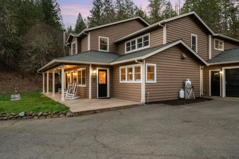 Tiny photo for 18781 E Evans Creek Road, Rogue River, OR 97537 (MLS # 220214903)