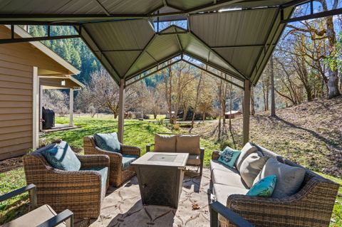 Tiny photo for 18781 E Evans Creek Road, Rogue River, OR 97537 (MLS # 220214903)