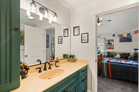 Tiny photo for 18781 E Evans Creek Road, Rogue River, OR 97537 (MLS # 220214903)