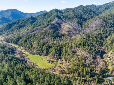 Tiny photo for 18781 E Evans Creek Road, Rogue River, OR 97537 (MLS # 220214903)