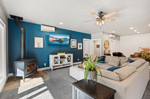 Tiny photo for 18781 E Evans Creek Road, Rogue River, OR 97537 (MLS # 220214903)