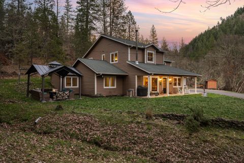 Tiny photo for 18781 E Evans Creek Road, Rogue River, OR 97537 (MLS # 220214903)