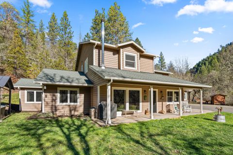 Tiny photo for 18781 E Evans Creek Road, Rogue River, OR 97537 (MLS # 220214903)