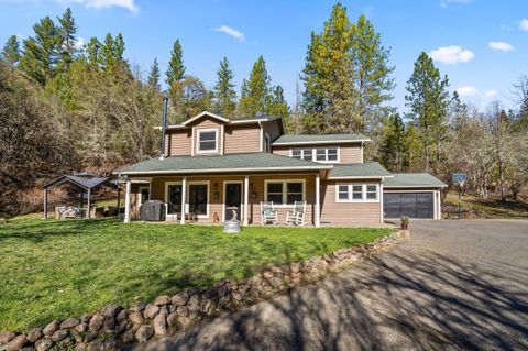 Tiny photo for 18781 E Evans Creek Road, Rogue River, OR 97537 (MLS # 220214903)
