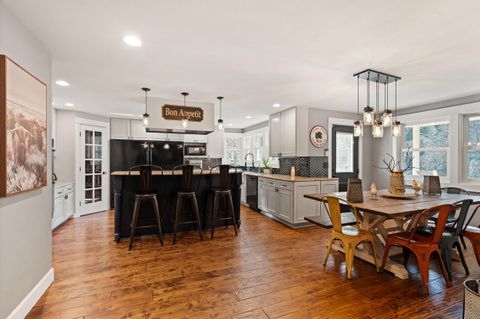 Tiny photo for 18781 E Evans Creek Road, Rogue River, OR 97537 (MLS # 220214903)